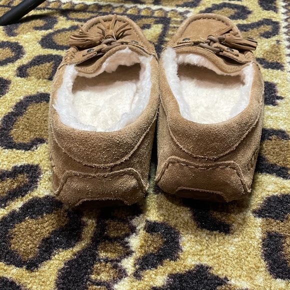 UGG Ansley Chestnut Shearling Lined Moccasins Slippers Women’s Size 7 - Picture 3 of 7